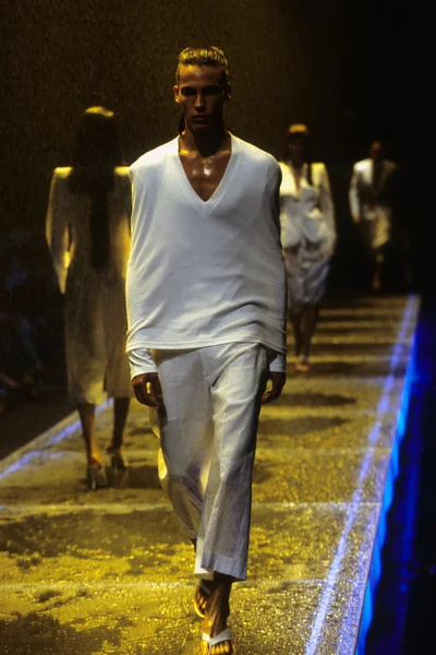 Look 90